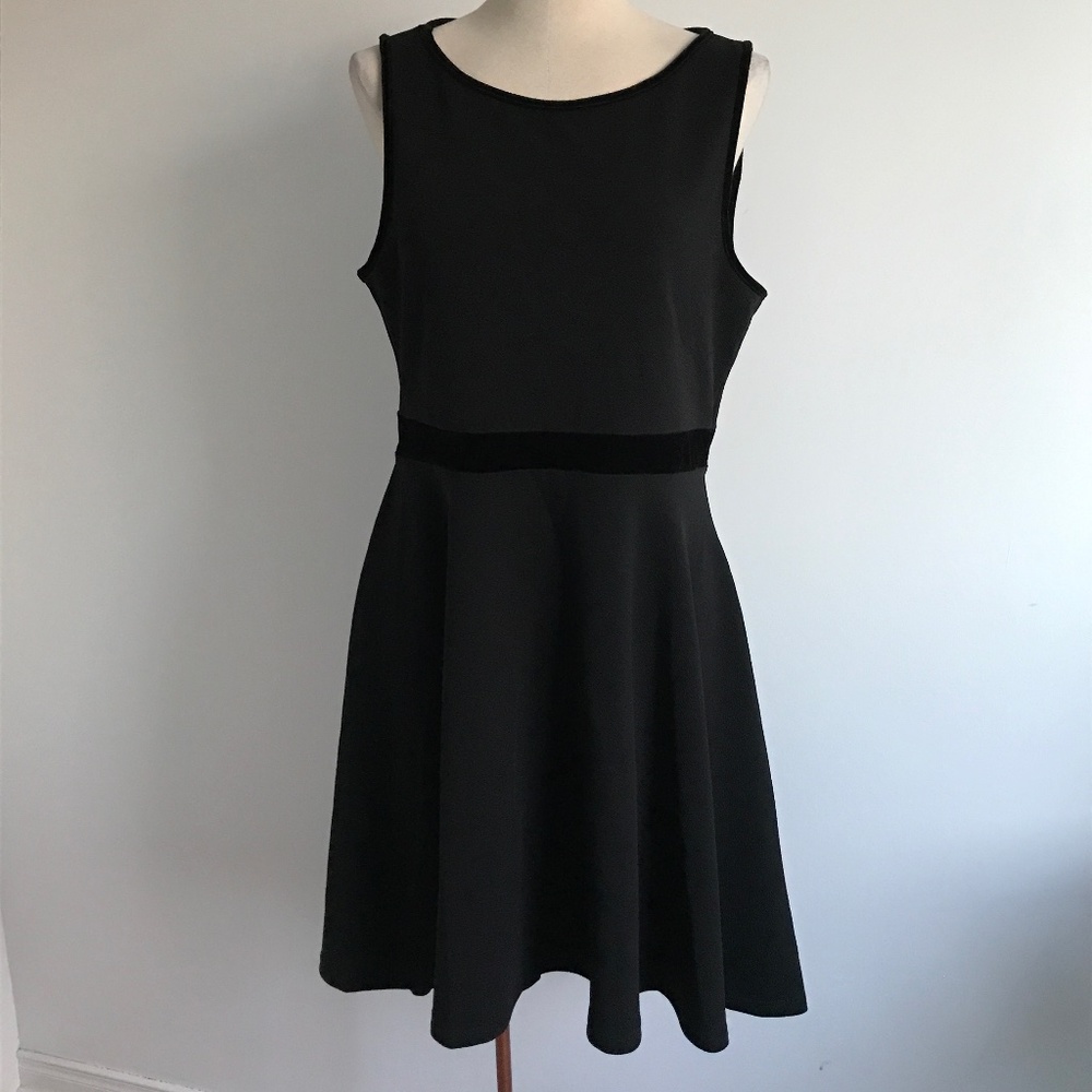 Z/C Signature - Black Midi Dress with velvet detail